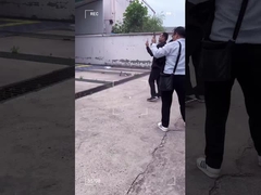 Diamo il benvenuto ai clienti del Laos per visitare la nostra azienda!