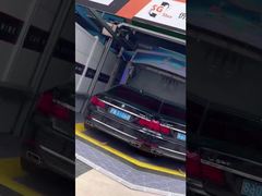 Un caloroso benvenuto al nostro cliente dall'Inghilterra in visita alla nostra azienda!