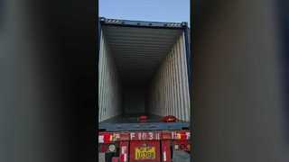 Le avanzate macchine per autolavaggio touchless premium KL-360 di Kolon vengono caricate e spedite in Russia!